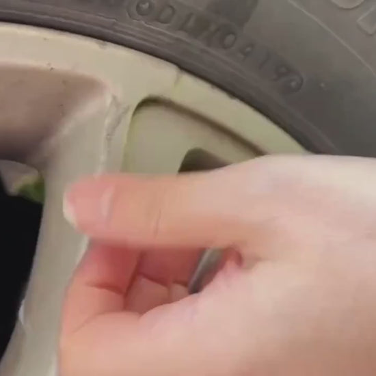 Car wheel hub scratches repair kit Wheel hub retreading and polishing paste Automobile wheel hub scratches rust fading repair agent Premium care wax for wheel hub
